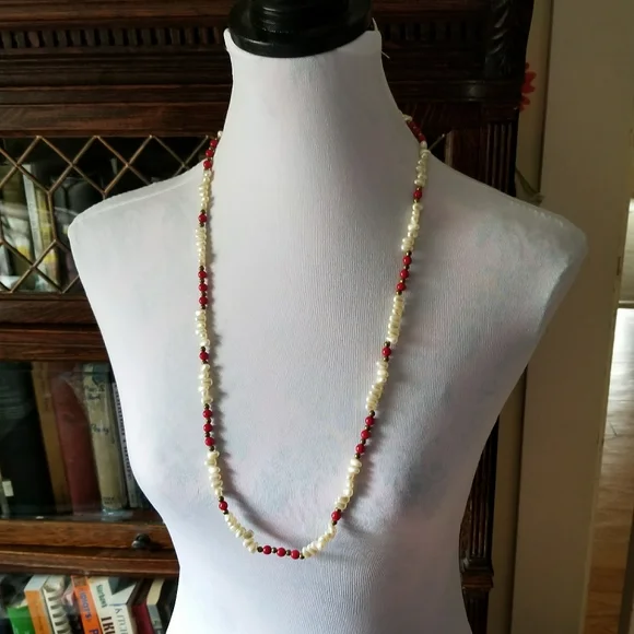 Vintage necklace red, gold, white faux pearl bead beaded pearlcore retro - Picture 3 of 8